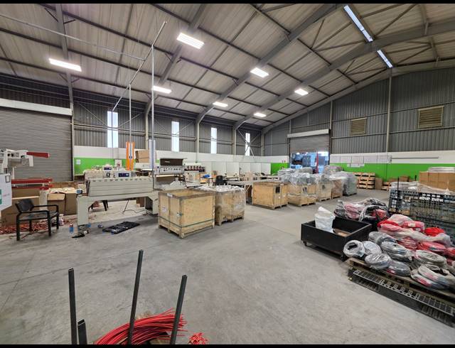 3,600M² FACTORY FOR SALE IN ANDERBOLT